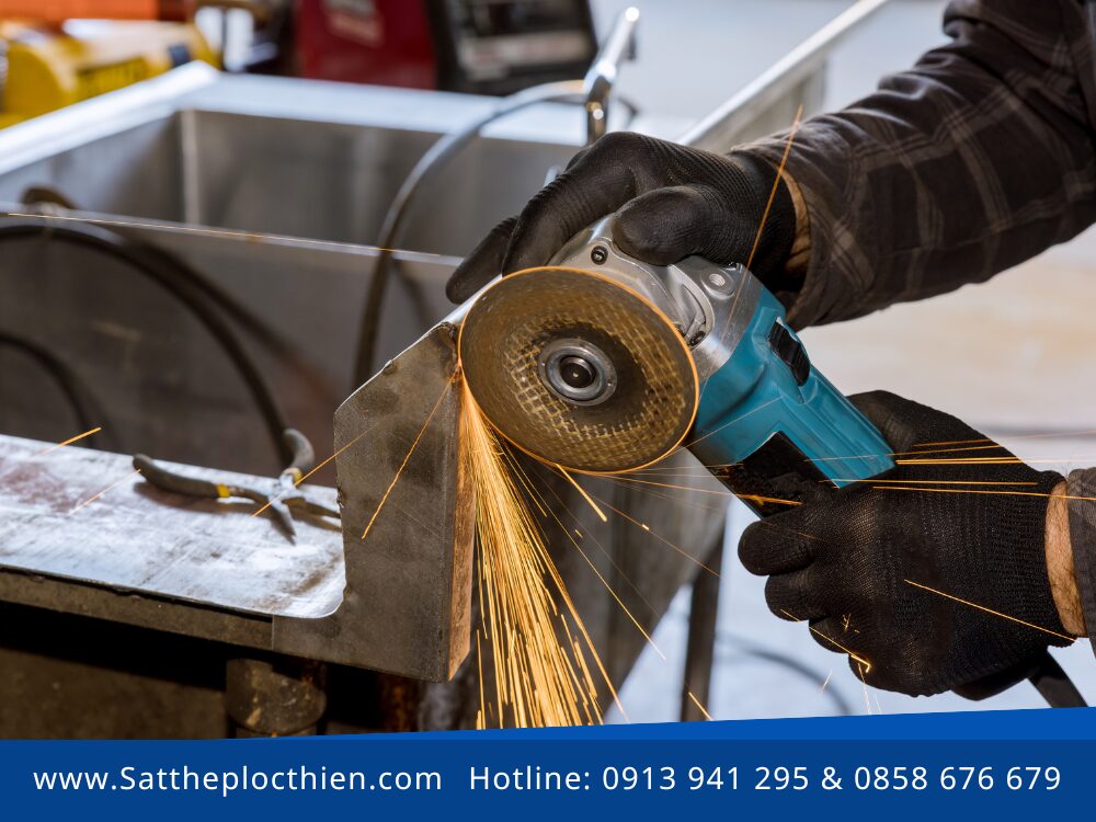 Gia công cơ khí thủ công